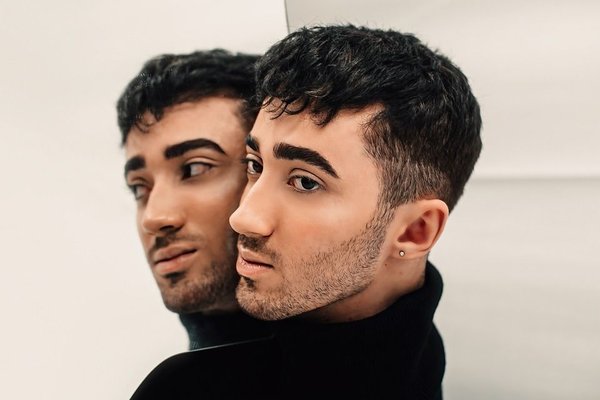 Quelles boucles d'oreilles puis-je porter en tant qu'homme ?