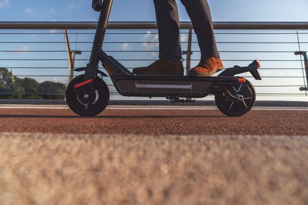Comment choisir la trottinette électrique la plus performante en termes de vitesse?