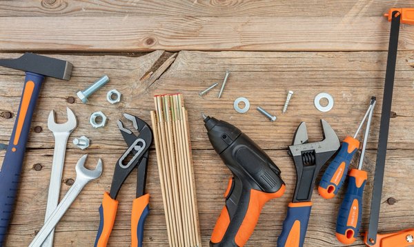 Quels sont les outils basiques de quincaillerie pour les bricolages au quotidien ?