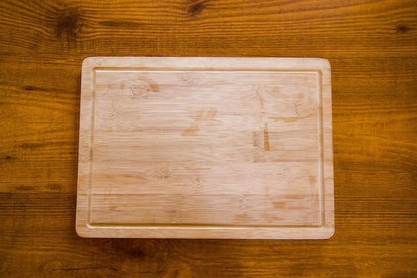 Comment renover une planche en bois ?